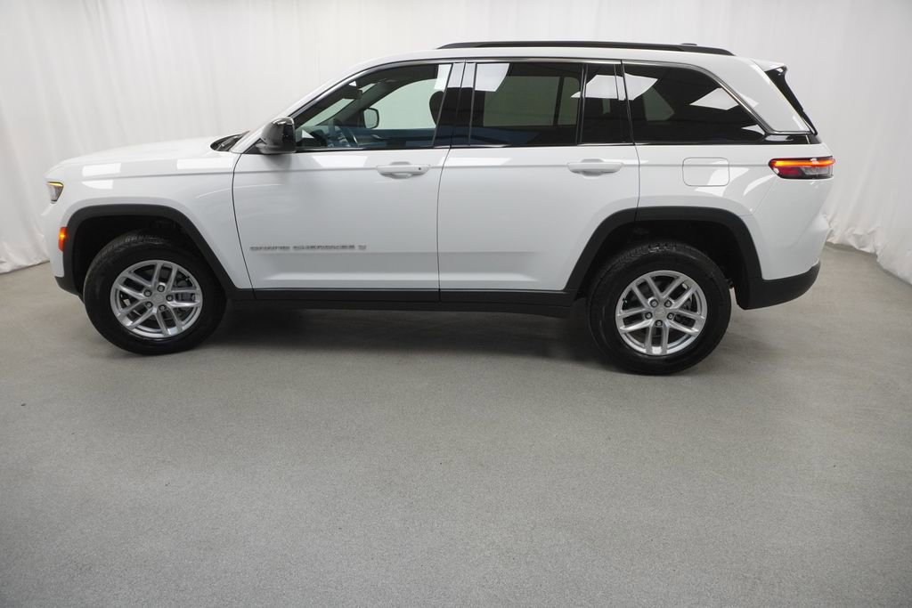 Used 2025 Jeep Grand Cherokee Laredo X AWD/4WD image 15
