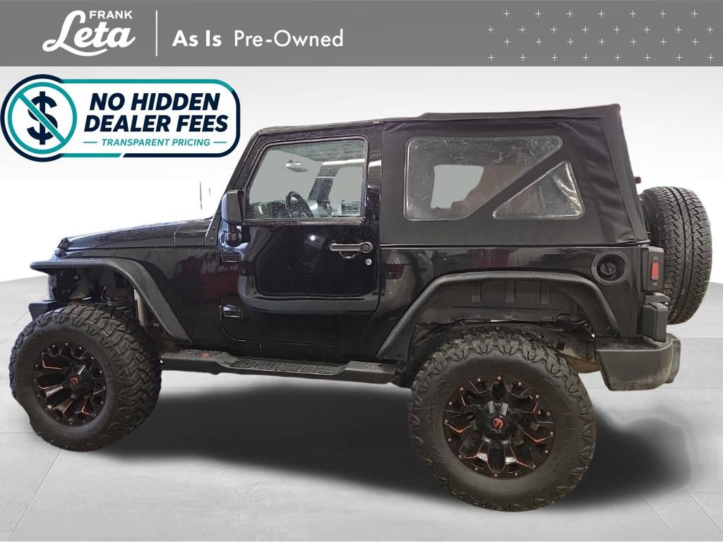 Used 2015 Jeep Wrangler Sahara w/ Connectivity Group AWD/4WD image 3