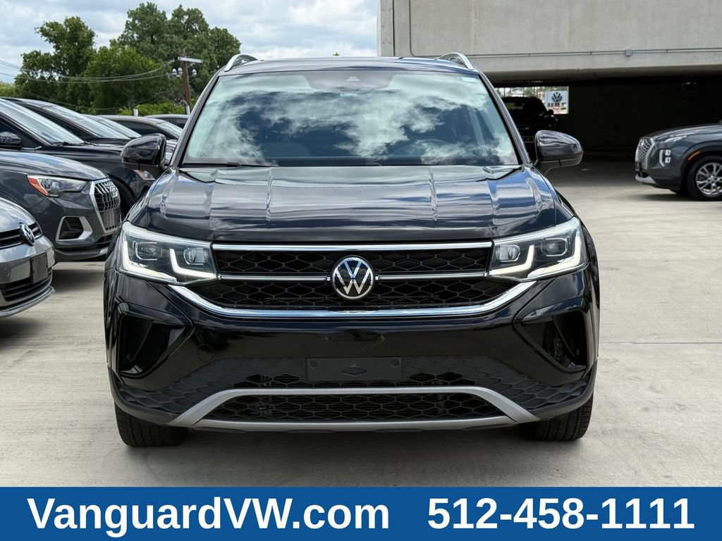 Used 2022 Volkswagen Taos SEL w/ Panoramic Sunroof Package FWD image 3