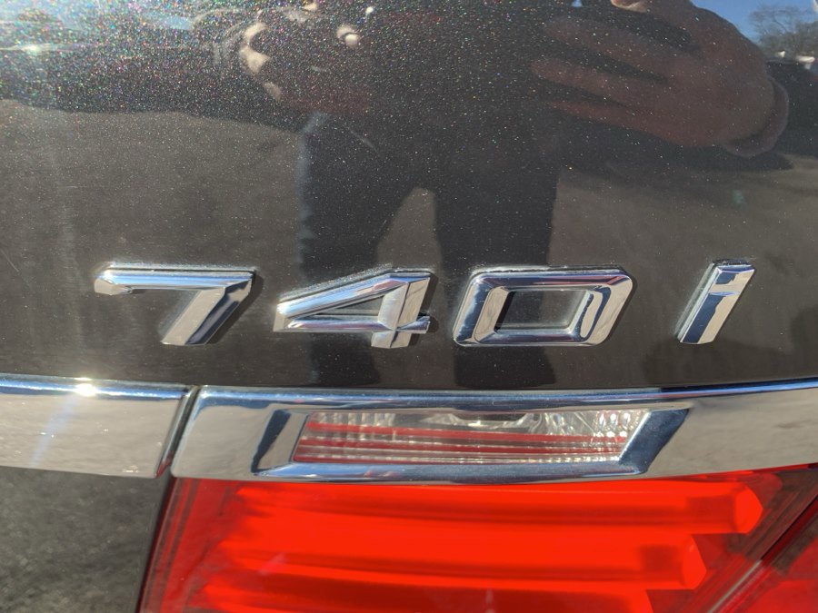 Used 2014 BMW 740i image 27