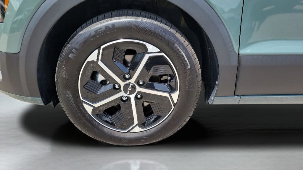 Used 2025 Kia Niro EX FWD image 32