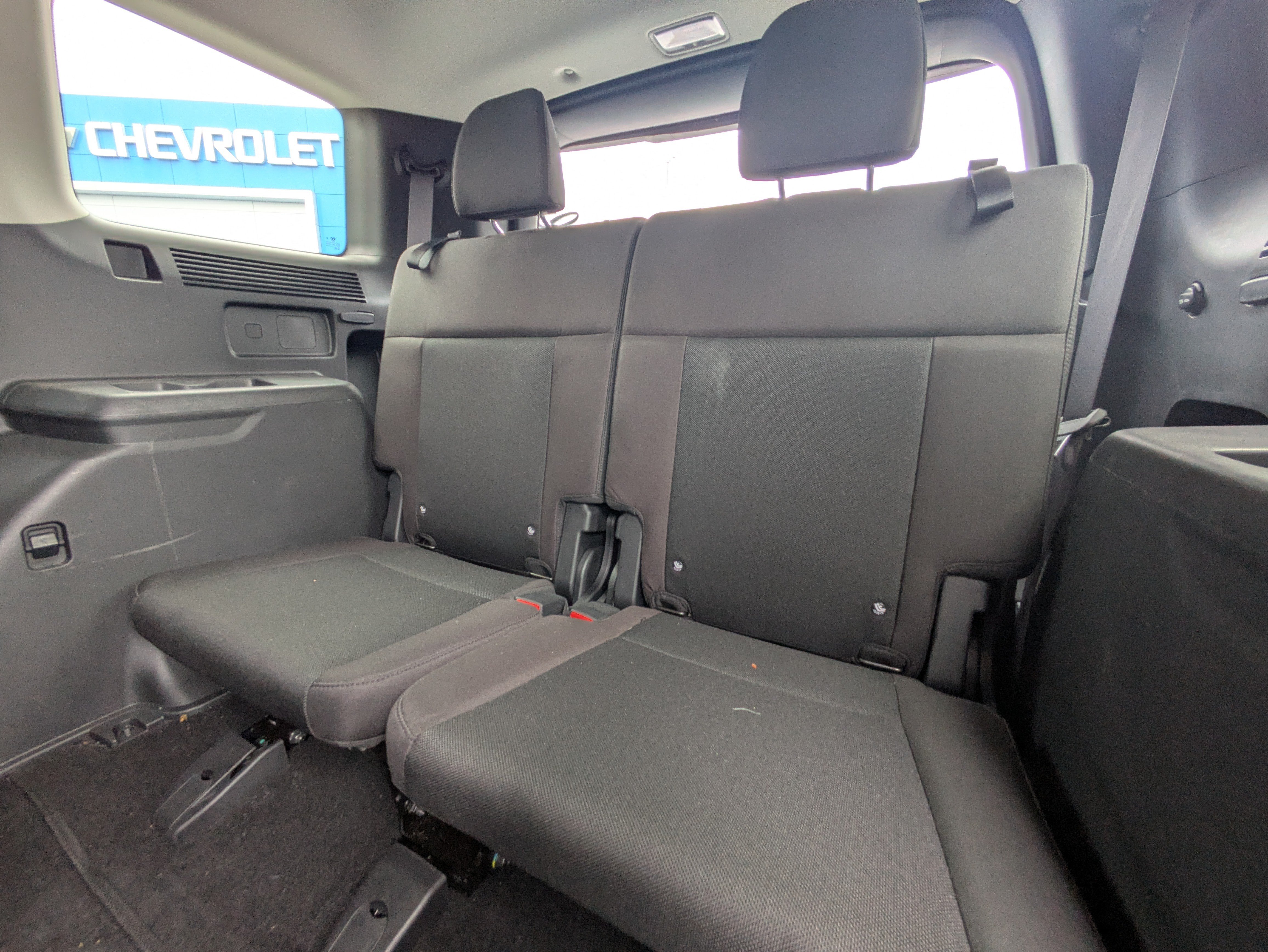 Used 2025 Hyundai Santa Fe SE FWD image 9