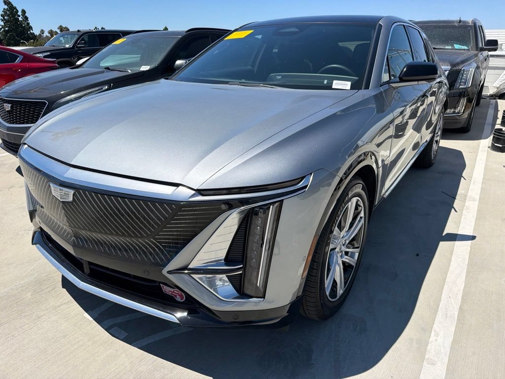 Certified 2024 Cadillac Lyriq Tech w/ Driver Assist Package RWD image 2
