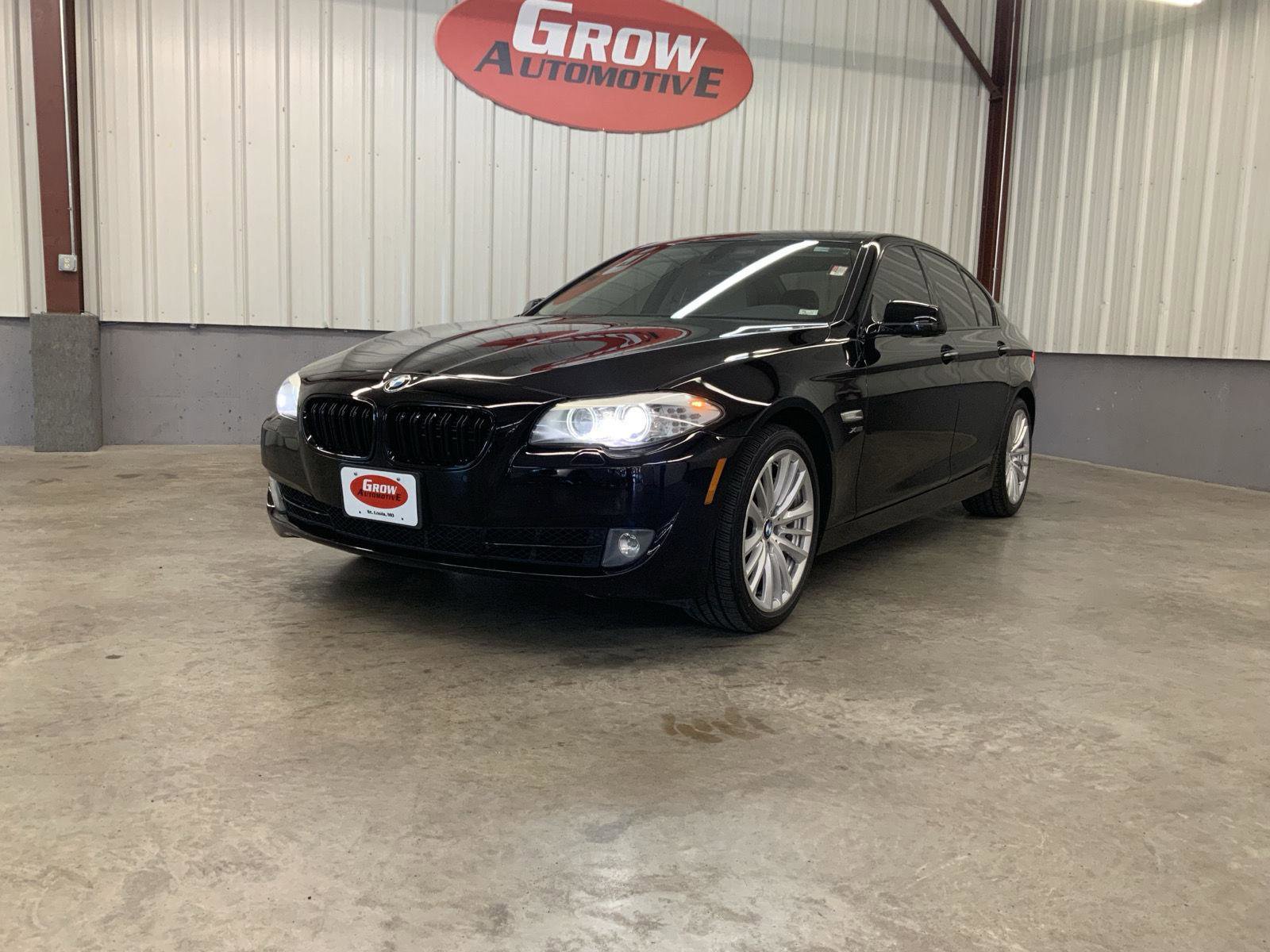Used 2011 BMW 550i xDrive Sedan AWD/4WD image 6