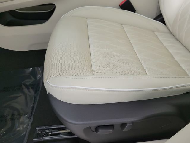 Used 2023 Buick Envision Avenir image 14