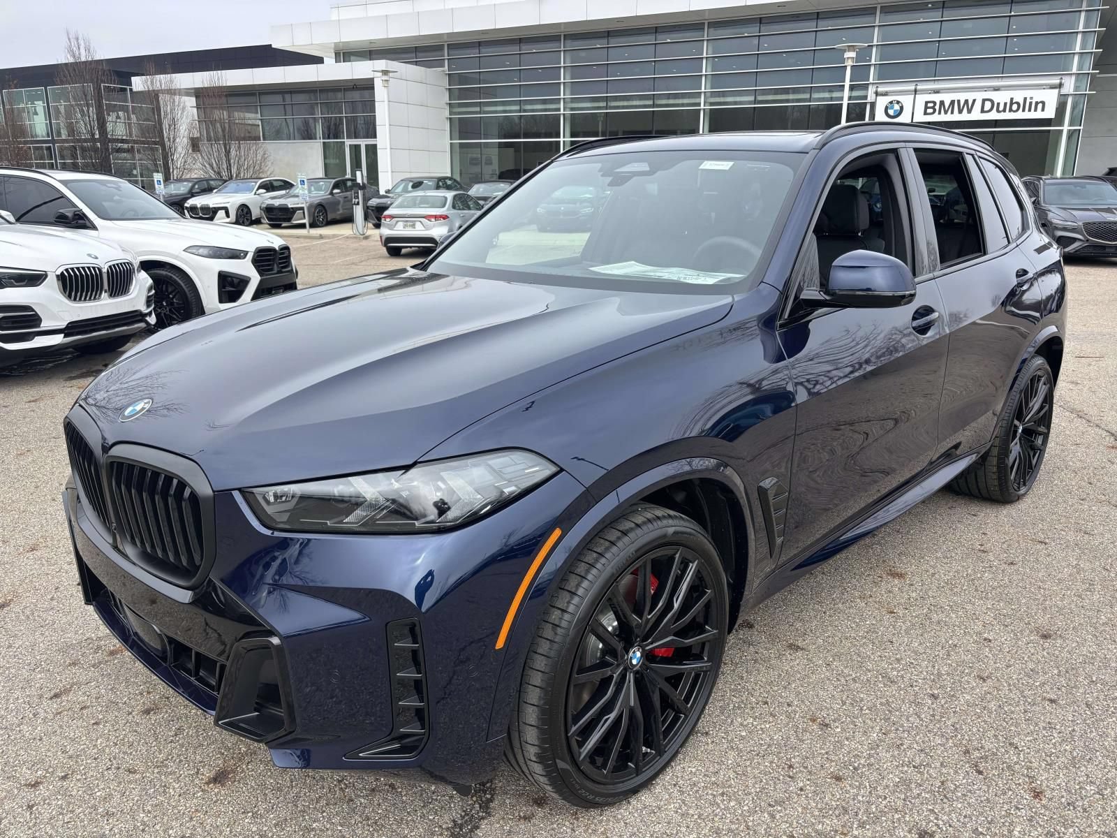 New 2026 BMW X5 xDrive40i w/ M Sport Package AWD/4WD image 1