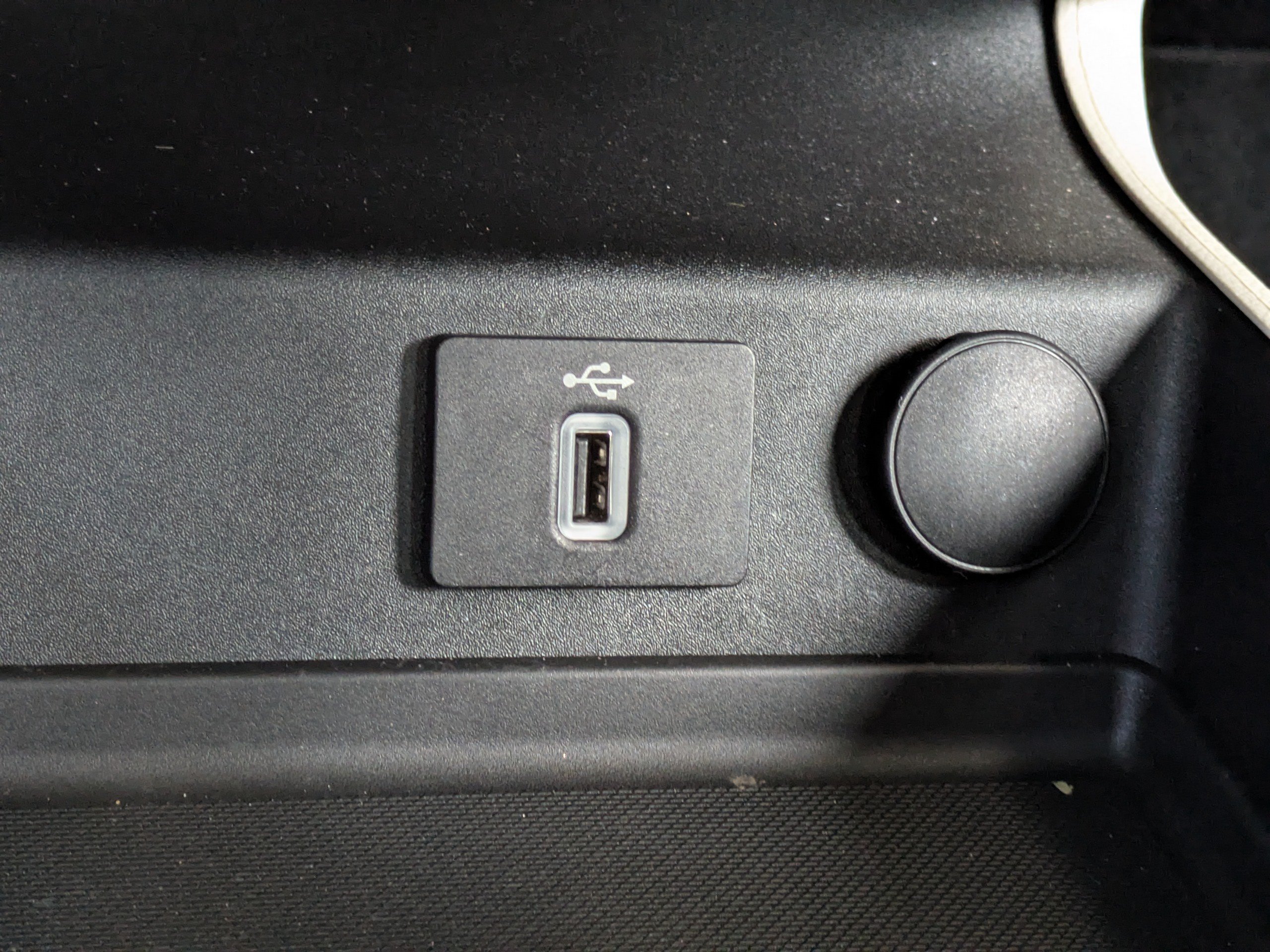 Used 2017 Ford Fusion Platinum FWD image 25