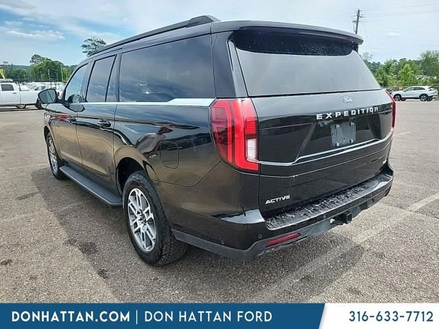 Used 2025 Ford Expedition Max Active AWD/4WD image 5