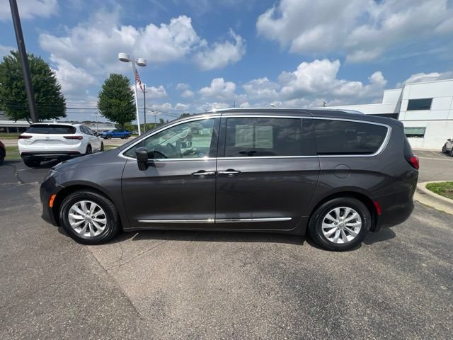 Used 2018 Chrysler Pacifica Touring-L Plus FWD image 8