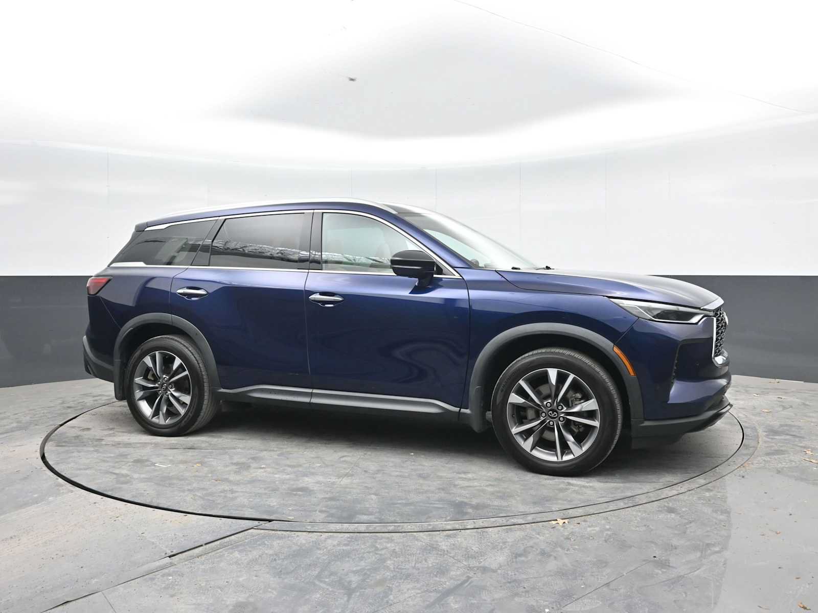 Used 2023 INFINITI QX60 Luxe w/ Cargo Package AWD/4WD image 8