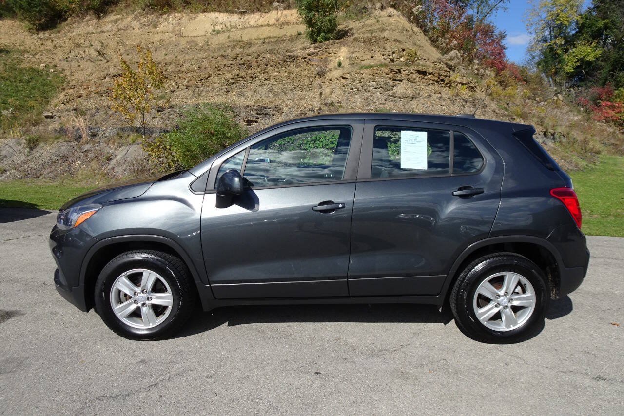 Used 2019 Chevrolet Trax LS AWD/4WD image 1
