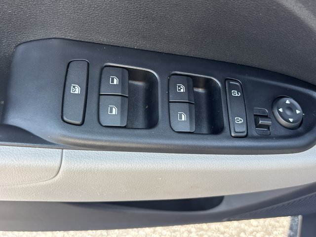 Used 2021 Hyundai Venue SEL FWD image 16