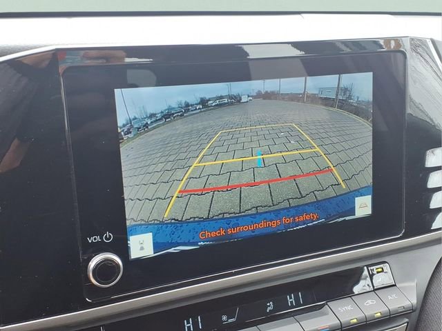 Used 2025 Toyota Camry LE FWD image 9