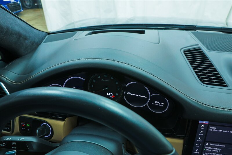 Used 2020 Porsche Cayenne Turbo AWD/4WD image 58