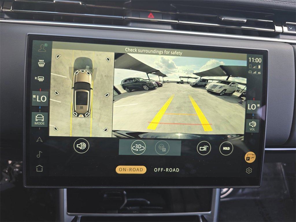 Certified 2025 Land Rover Range Rover SE image 24