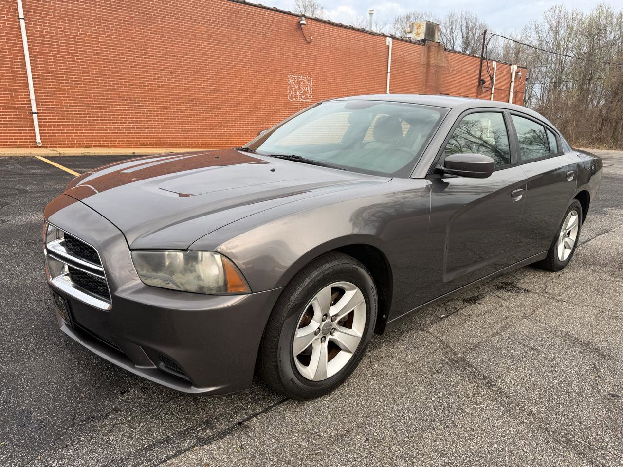 Used 2014 Dodge Charger SE w/ Connectivity Group image 1