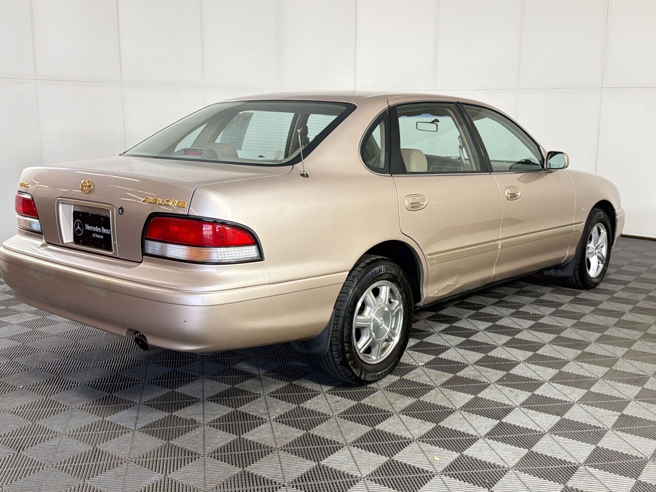 Used 1996 Toyota Avalon XL FWD image 9