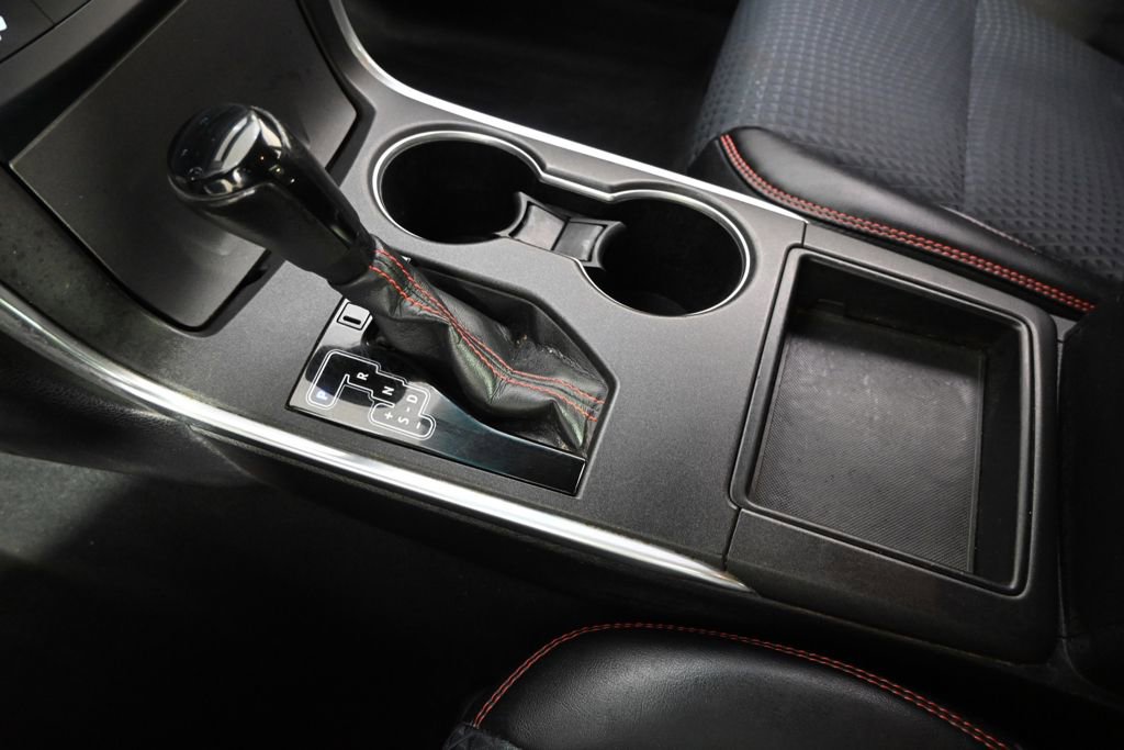 Used 2015 Toyota Camry SE FWD image 31