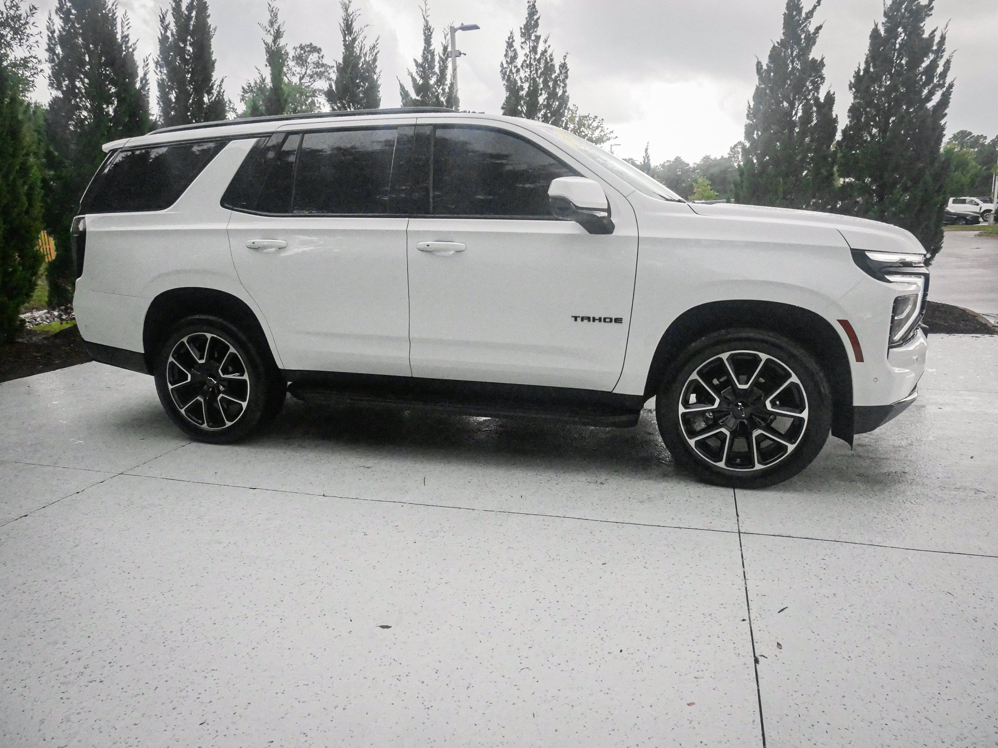 Used 2026 Chevrolet Tahoe RST w/ Comfort Package AWD/4WD image 11