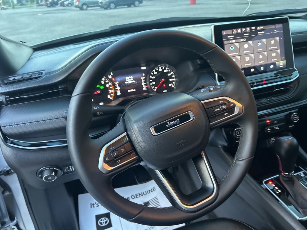 Used 2025 Jeep Compass Latitude w/ Altitude Special Edition image 13