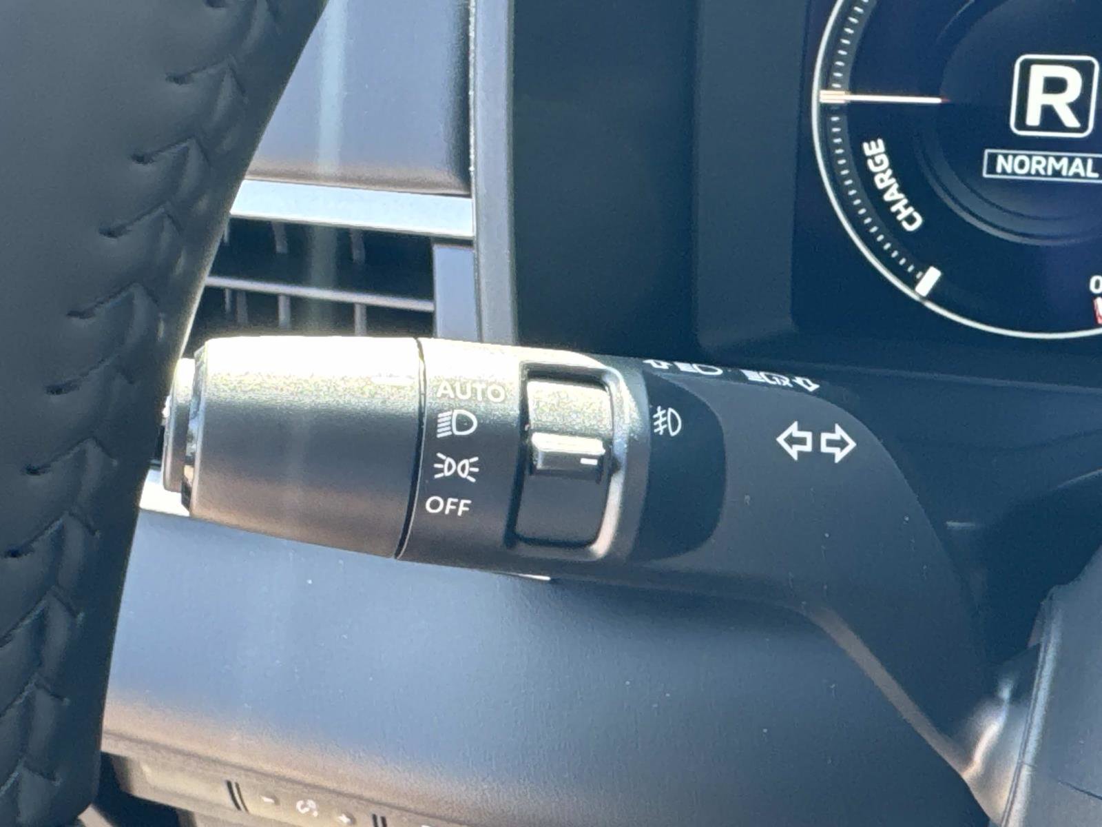 New 2025 Mitsubishi Outlander 4WD Plug-In Hybrid image 28