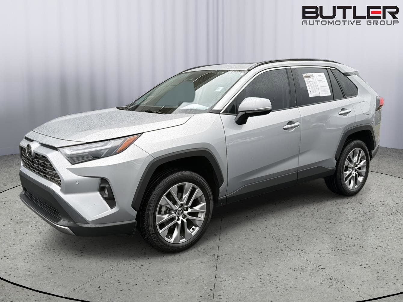 Used 2022 Toyota RAV4 Limited FWD image 2