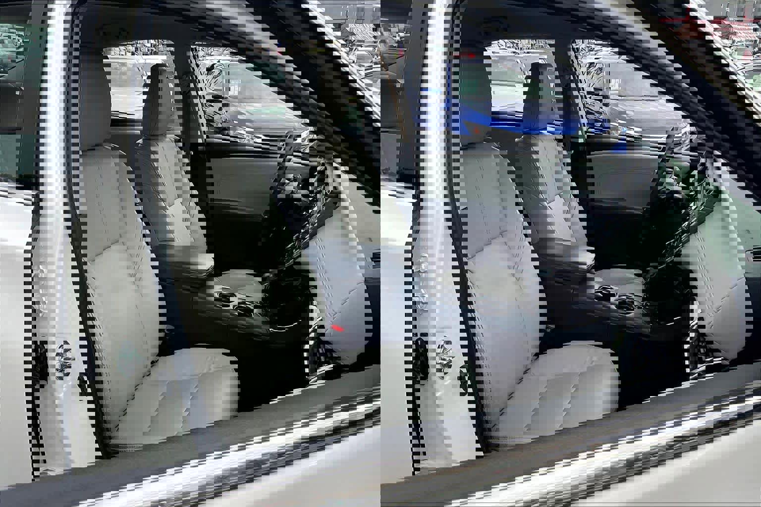 Used 2015 Toyota Avalon XLE image 10