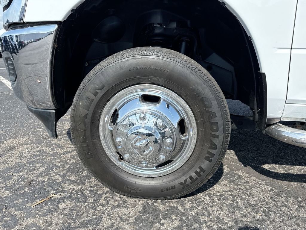 Used 2024 RAM 3500 Tradesman w/ Chrome Appearance Group AWD/4WD image 10