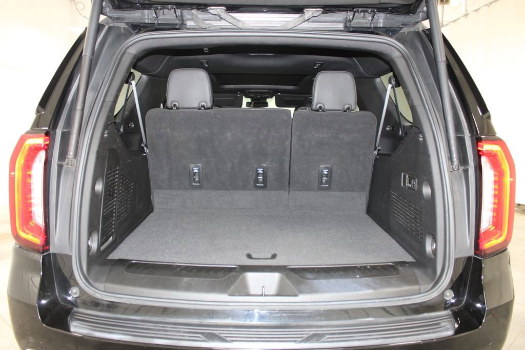 Used 2023 GMC Yukon XL SLT w/ SLT Luxury Package RWD image 29