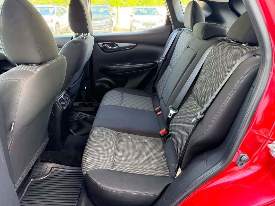 Used 2018 Nissan Rogue Sport SV w/ SV All-Weather Package AWD/4WD image 13