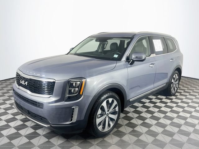 Used 2022 Kia Telluride EX w/ EX Premium Package FWD image 4
