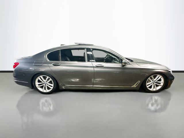 Used 2016 BMW 750i xDrive image 5