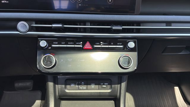 Certified 2025 Hyundai Tucson SEL AWD/4WD image 16