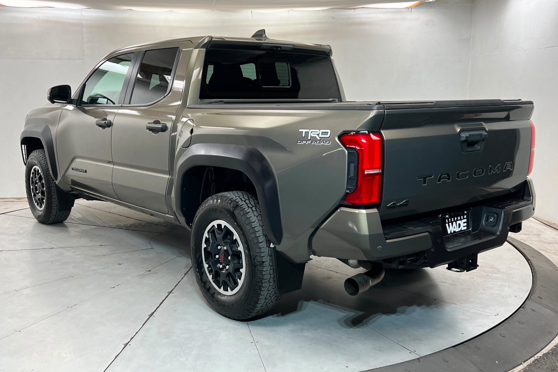 Used 2024 Toyota Tacoma TRD Off-Road AWD/4WD image 3