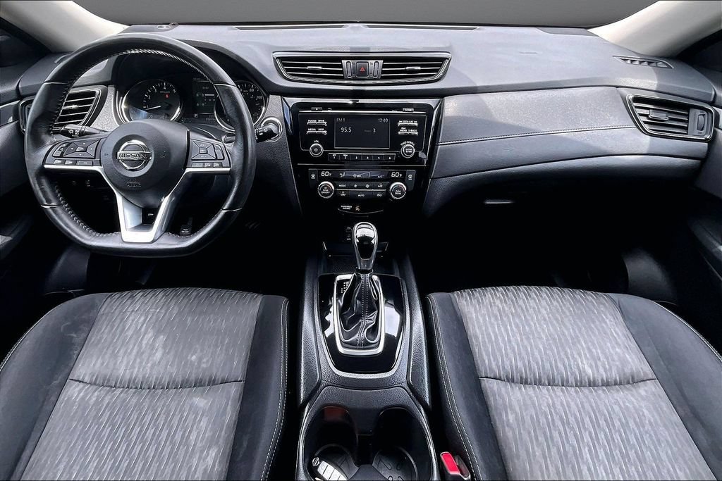 Used 2017 Nissan Rogue SV AWD/4WD image 7