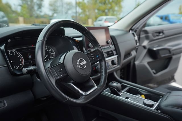 Used 2023 Nissan Pathfinder SV image 27
