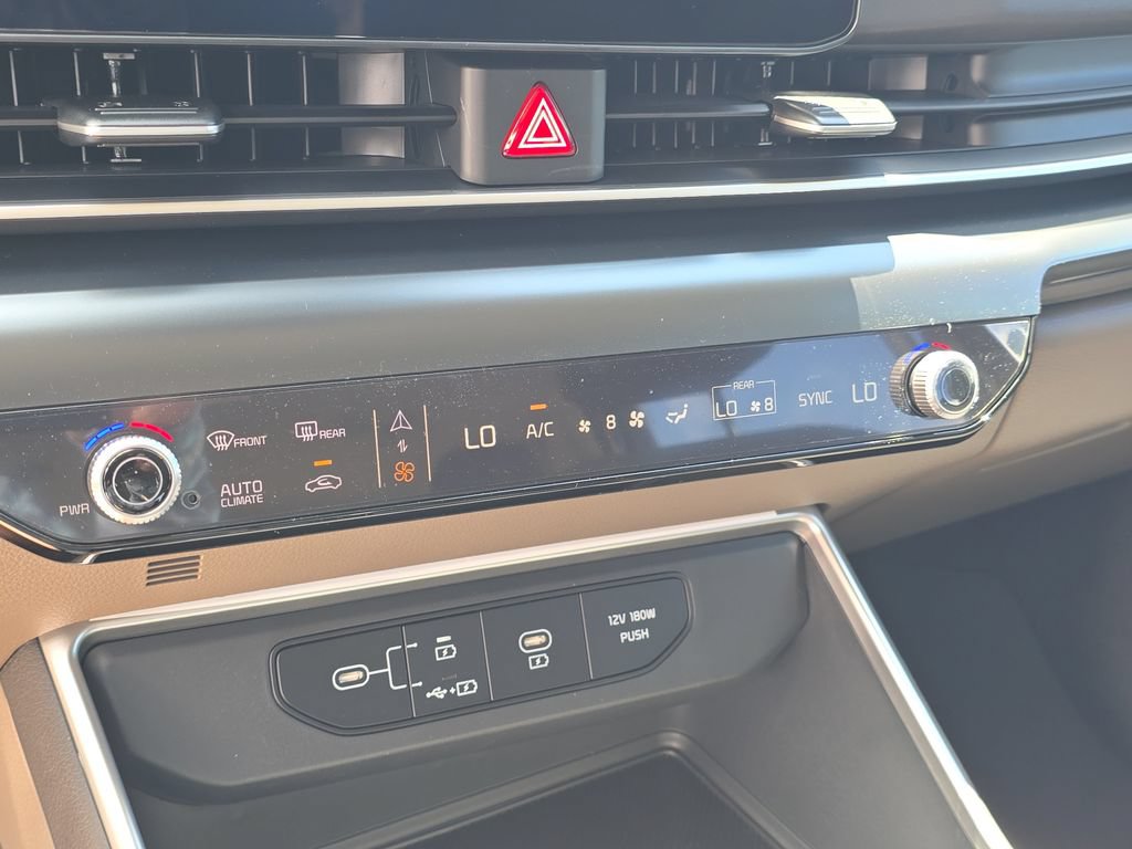 New 2027 Kia Carnival FWD image 25