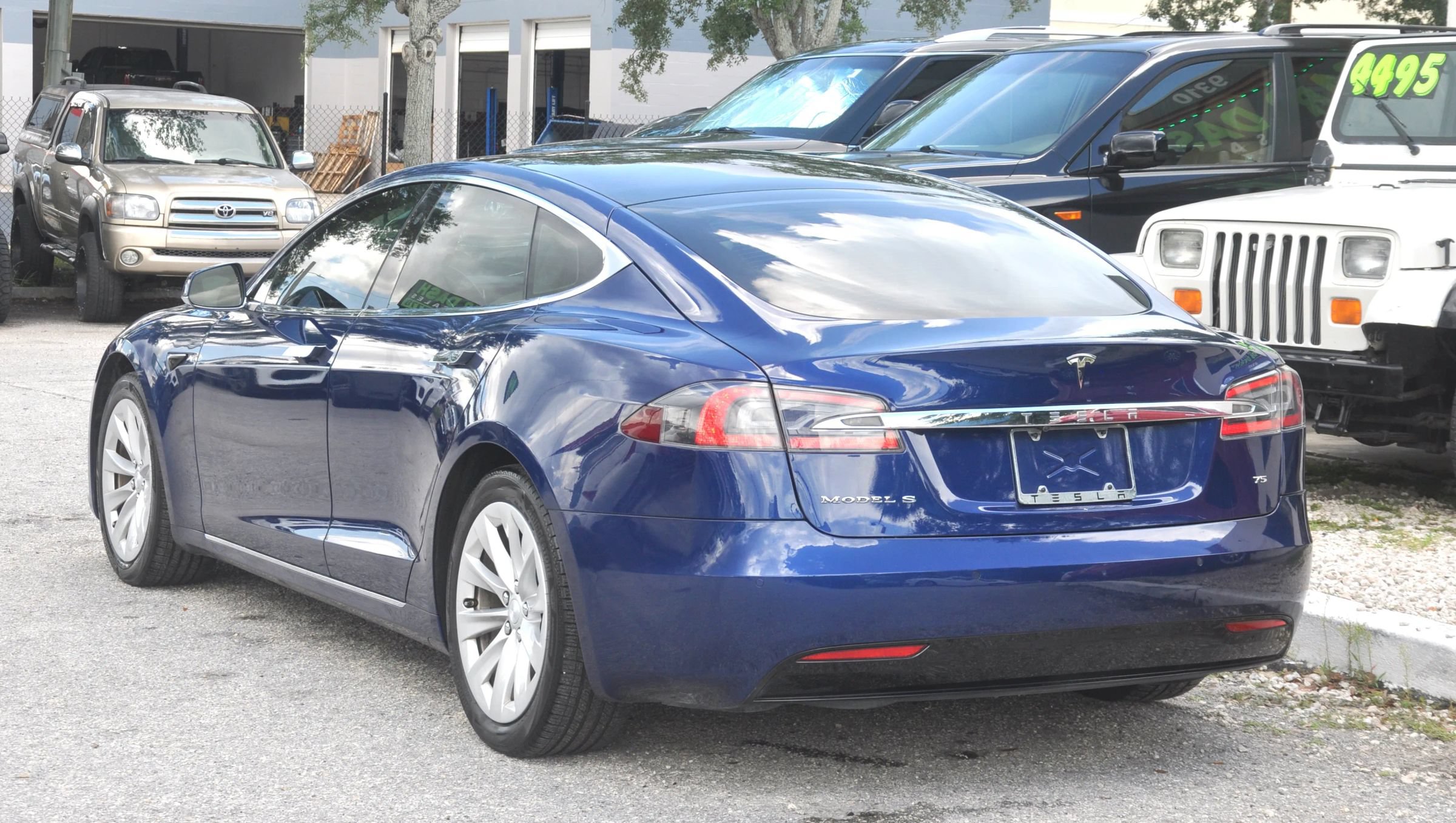 Used 2017 Tesla Model S 75 RWD image 10