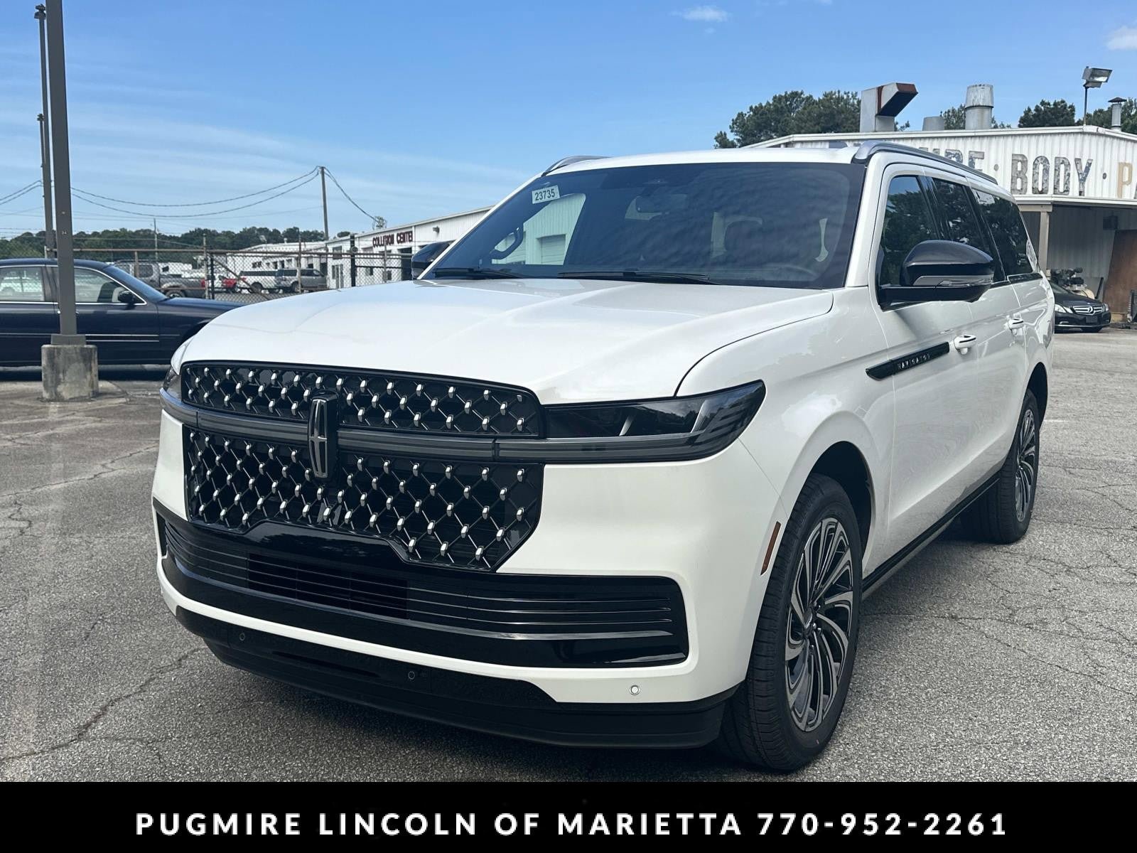New 2026 Lincoln Navigator L Black Label AWD/4WD image 3
