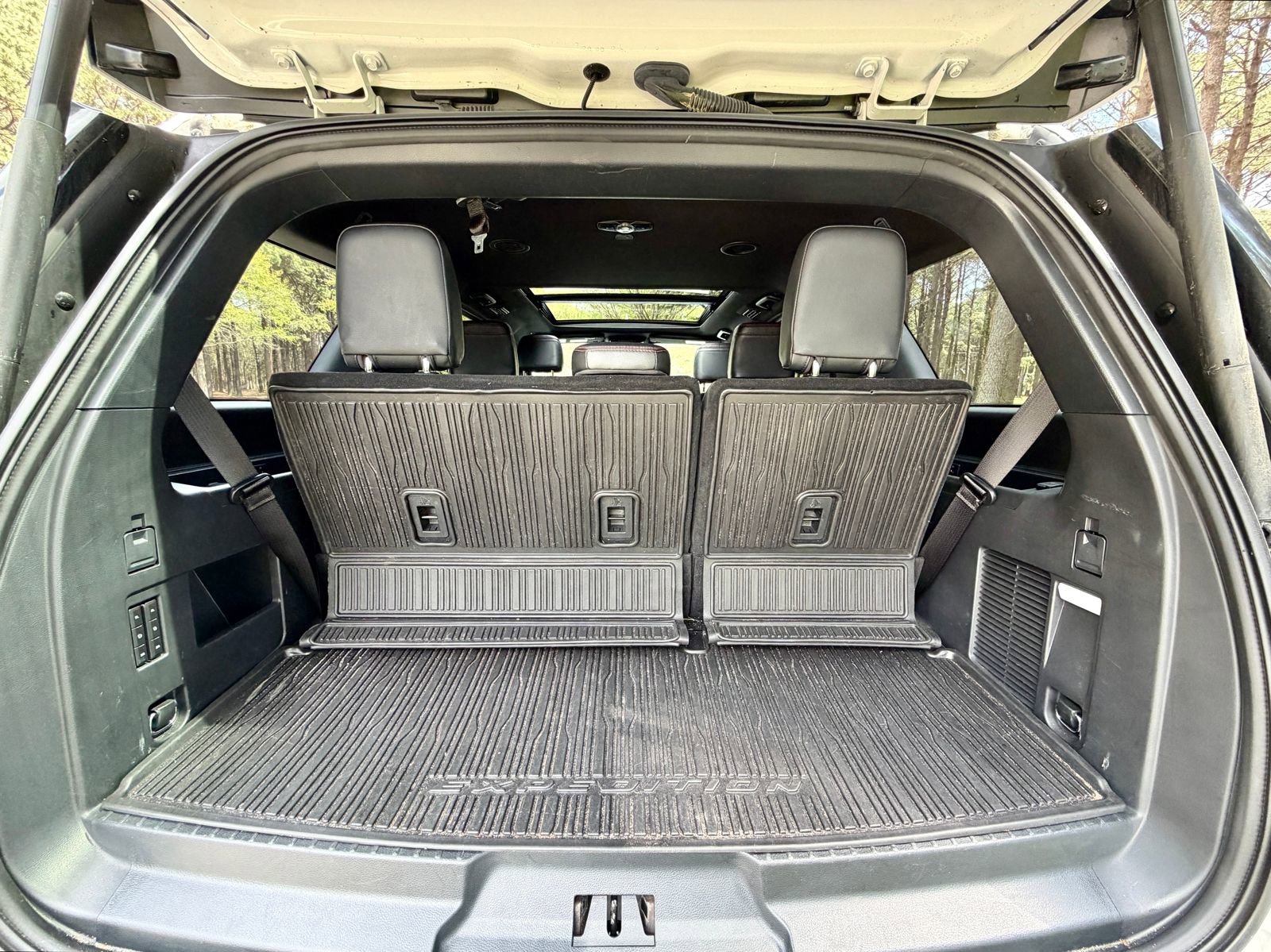 Used 2023 Ford Expedition Limited image 17