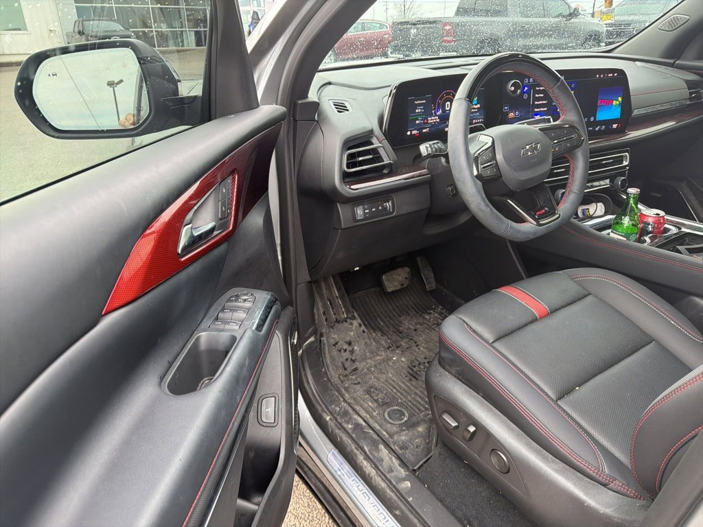 Used 2025 Chevrolet Traverse RS w/ LPO, Floor Liner Package image 8