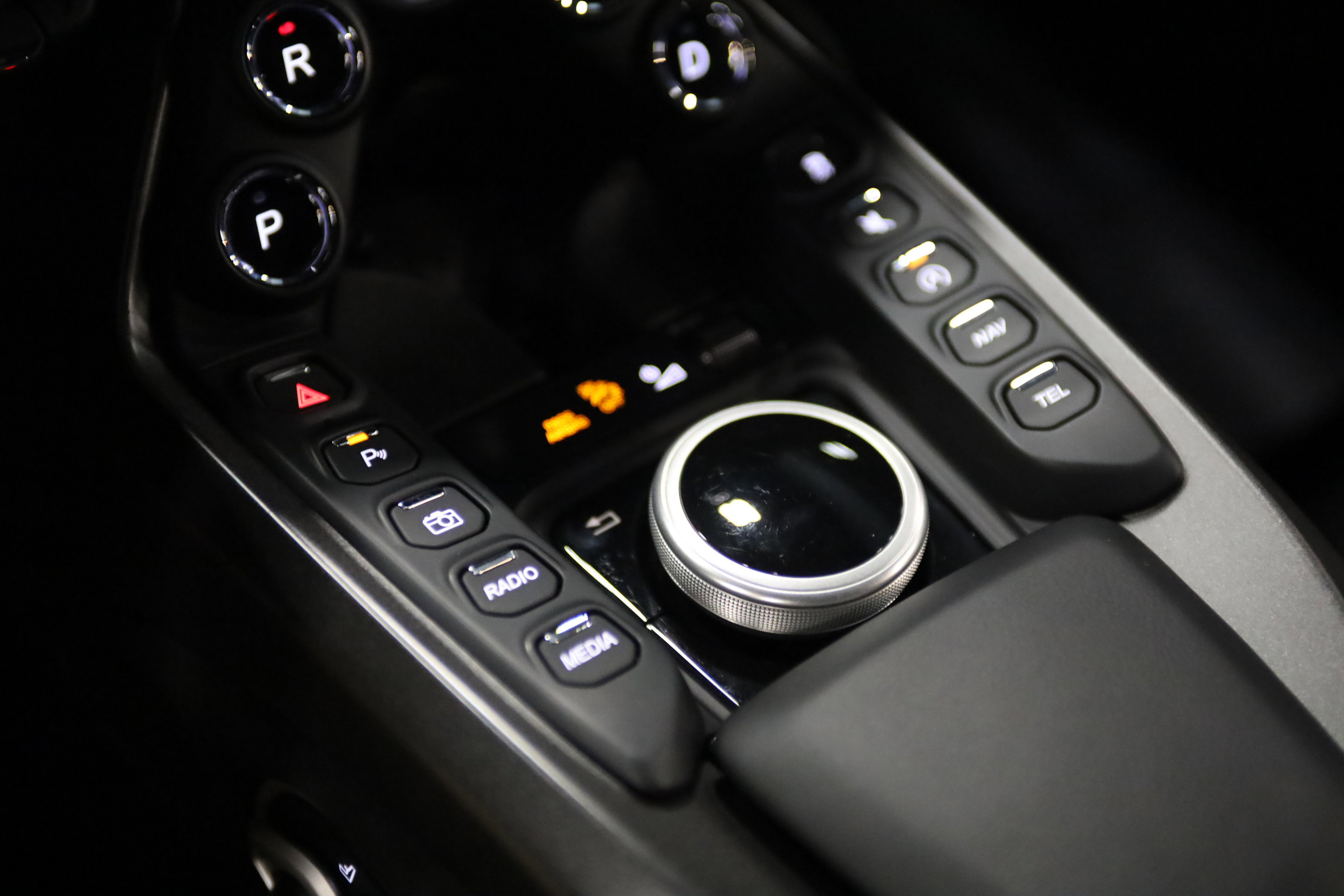 Used 2021 Aston Martin V8 Vantage Coupe RWD image 27