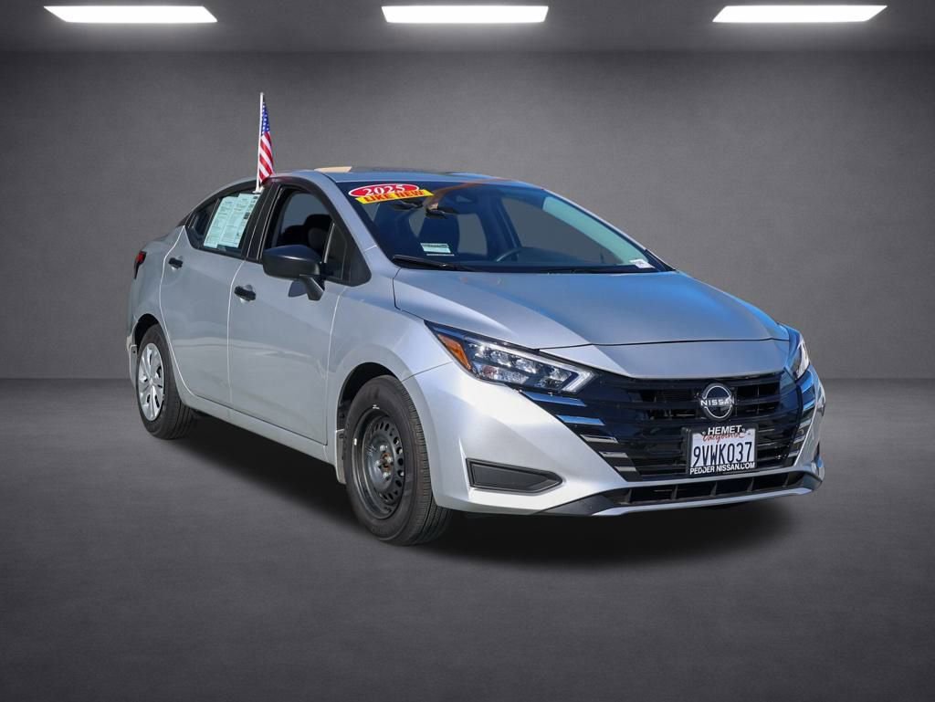 Used 2025 Nissan Versa S w/ Trunk Package image 2