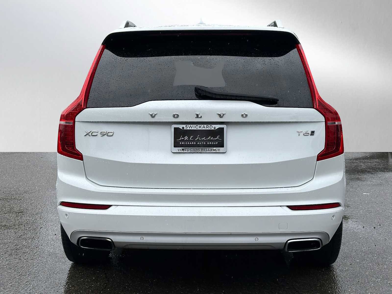 Used 2017 Volvo XC90 T6 Momentum w/ Vision Package AWD/4WD image 4