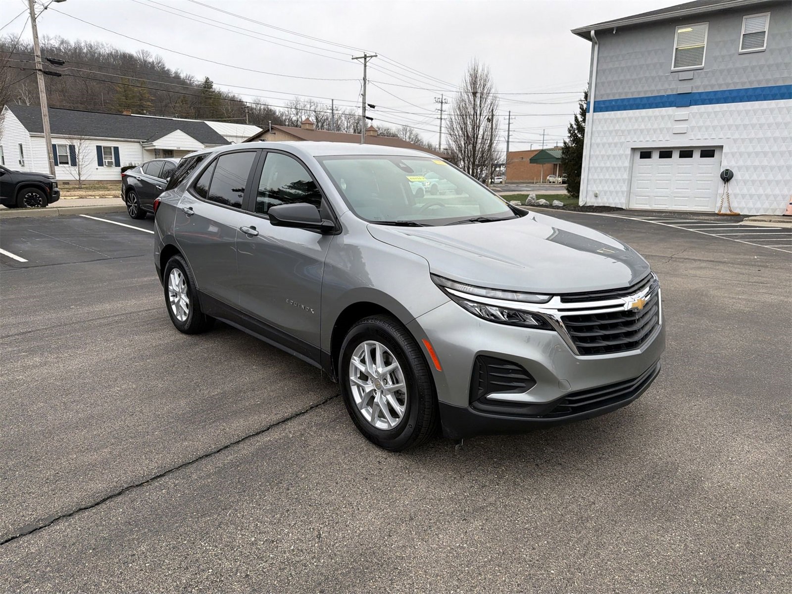 Used 2024 Chevrolet Equinox LS w/ LS Convenience Package image 2