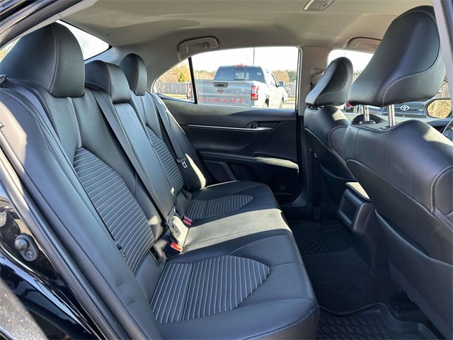 Used 2022 Toyota Camry SE image 11