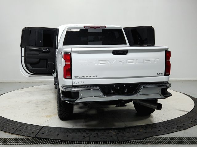 Used 2025 Chevrolet Silverado 2500 LTZ w/ LTZ Convenience Package AWD/4WD image 15