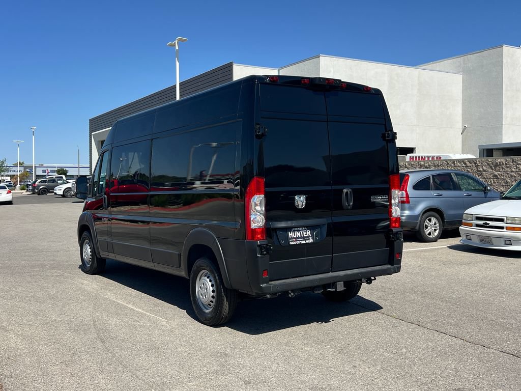 New 2026 RAM ProMaster 2500 w/ Crew Van Package FWD image 4