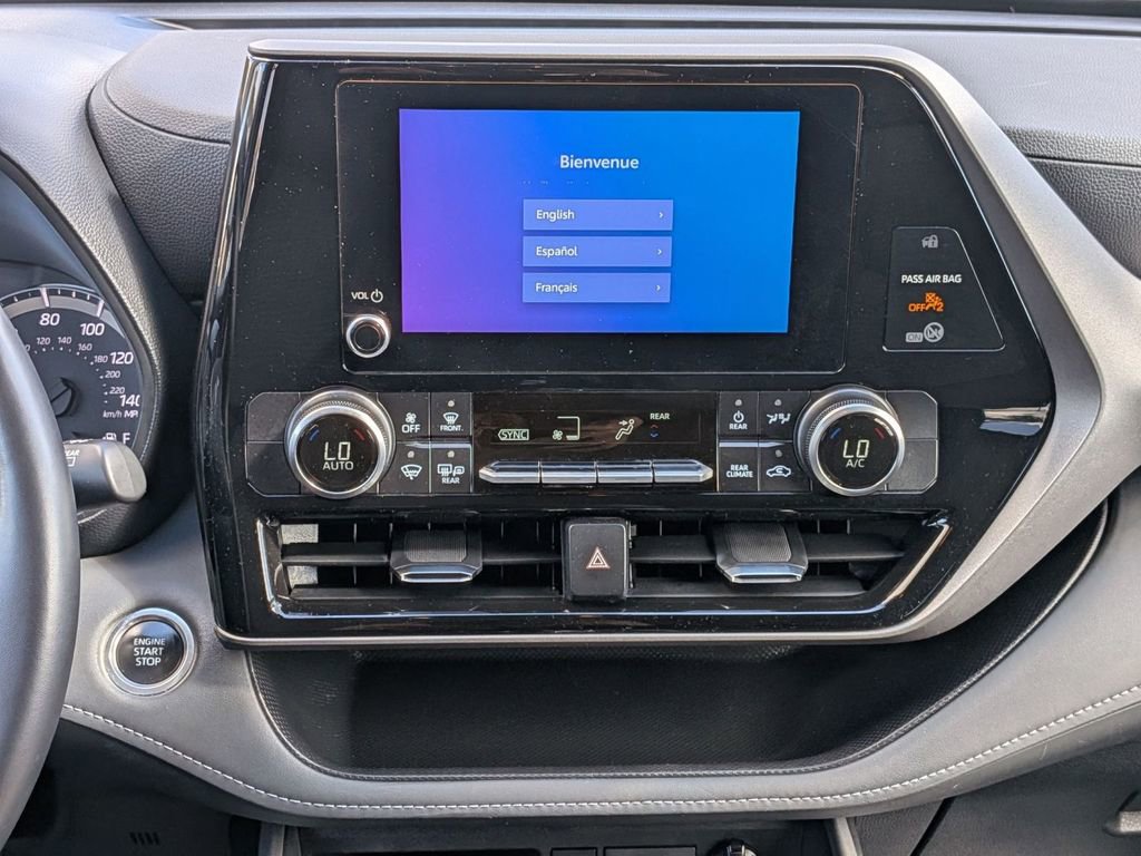 Used 2025 Toyota Highlander LE image 23