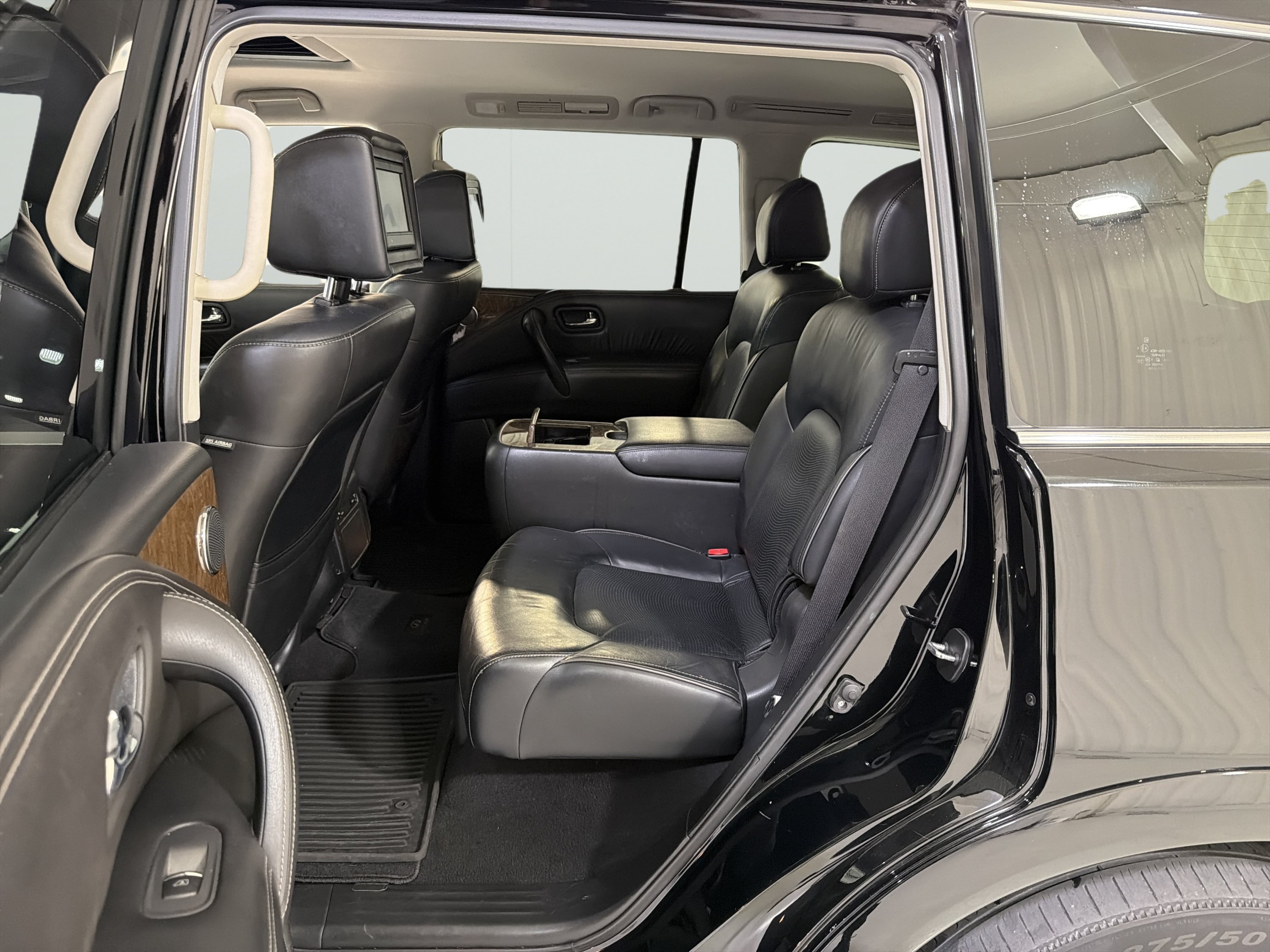 Used 2017 INFINITI QX80 2WD w/ Driver Assistance Package image 13